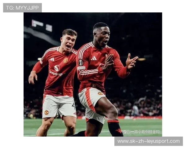 曼联33岁铁腰大爆发！近5场独造4球，曼联官宣续约铁卫