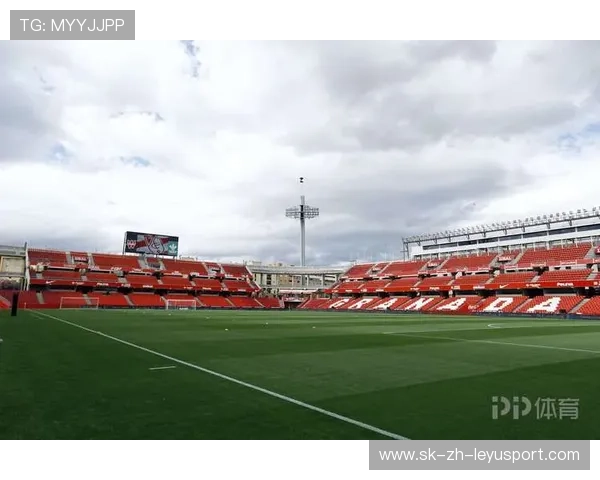 格拉纳达战略转型:以稳固防守抢占西甲中游阵地 格拉纳达战略转型:以稳固防守抢占西甲中游阵地